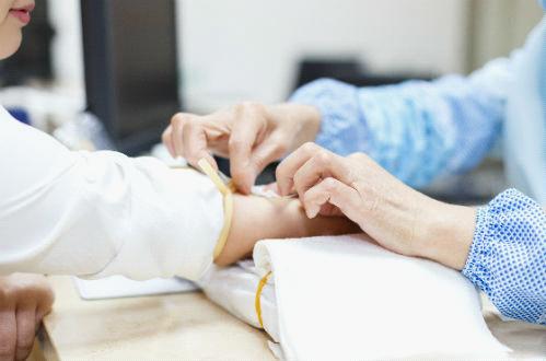 空腹做体检真的一点水都不能喝吗,体检空腹能喝一口水吗