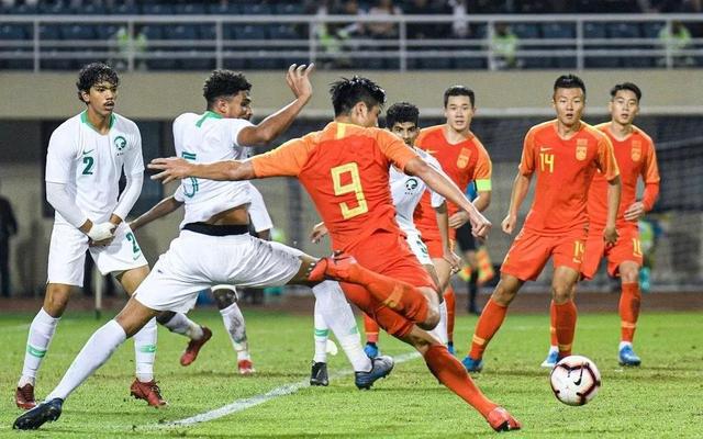 更衣室玩手机罚两万国奥两胜一平终于打出精气神但冲奥还是太难