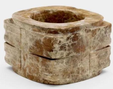 在纽约贩卖良渚古玉的中国商人：卢芹斋、姚叔来、李文卿及游筱溪