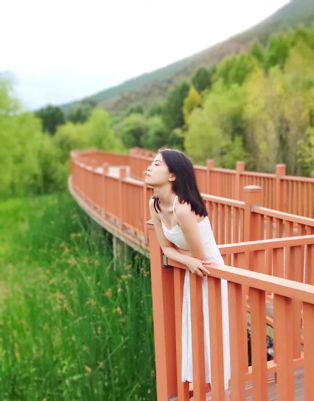 有时候使人疲惫的不是远方的高山,让人疲惫的不是远山而是鞋里的沙