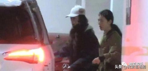 赵薇向男友人索吻,赵薇遭猴子索吻