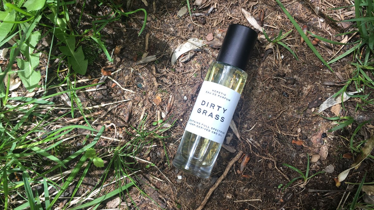 总裁夫人紫色绣球花透露花语，张大奕什么都能打版，唯独香水不行