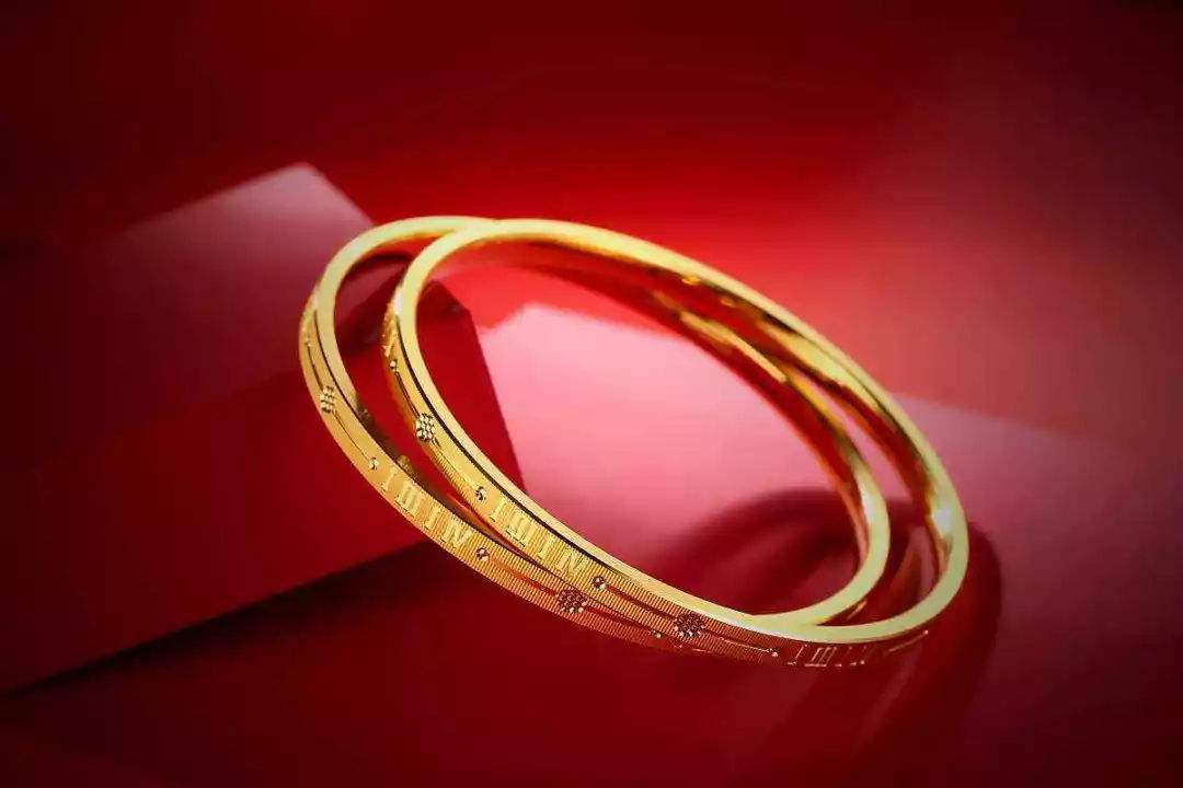 黄金贵妃手镯变形怎么自己修整,黄金手镯是不是容易变形