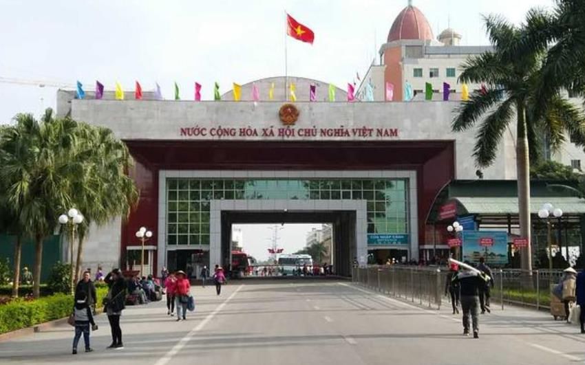 和越南边境隔着一条河的中国城市,中国与越南隔河相望的城市