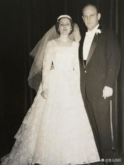 93岁奶奶恶搞27岁孙子一夜爆红！千万网友实力围观：奶奶太坑了！