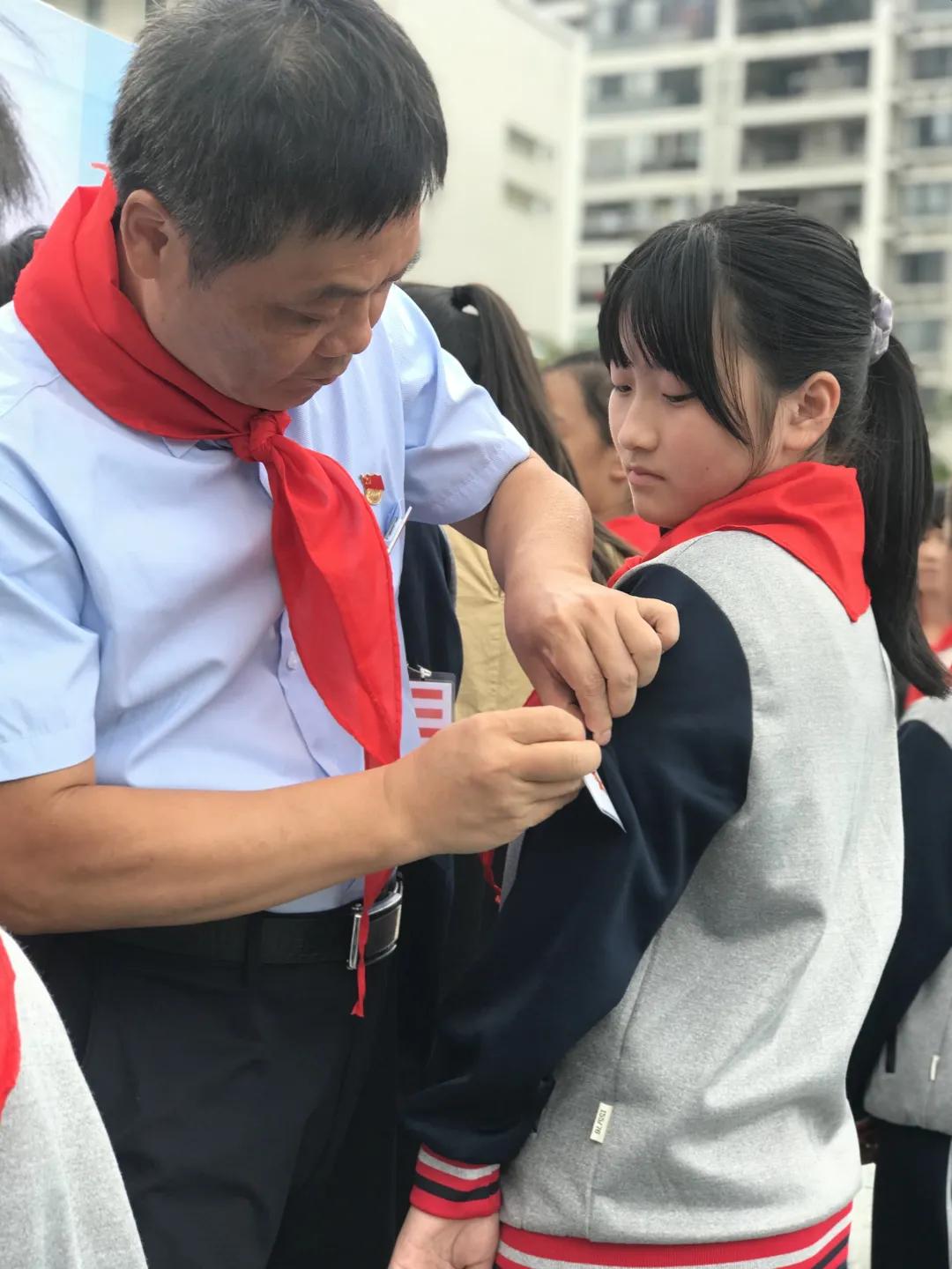 “展翅中国梦，腾飞我少年”福州市晋安区实验小学“从小学先锋，长大做先锋”少先队建队日系列活动简报