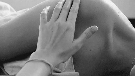 脚后跟老茧怎么去除,我的脚后跟有老茧变硬有细微开裂