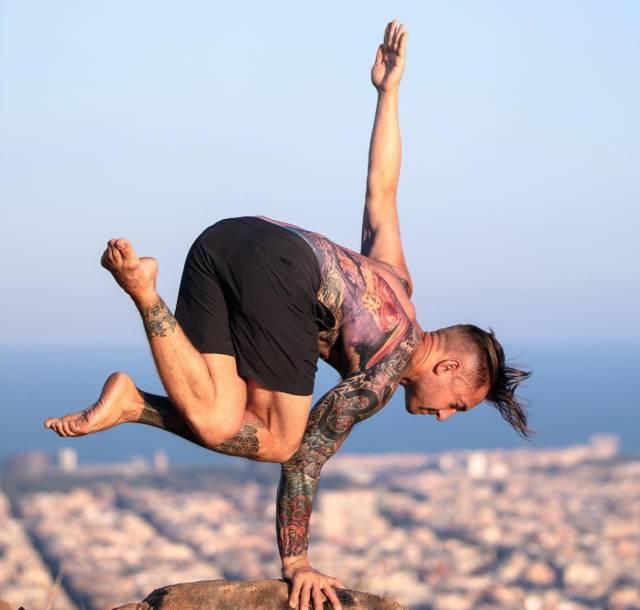 盘点男人练瑜伽,男人瑜伽刚柔并济
