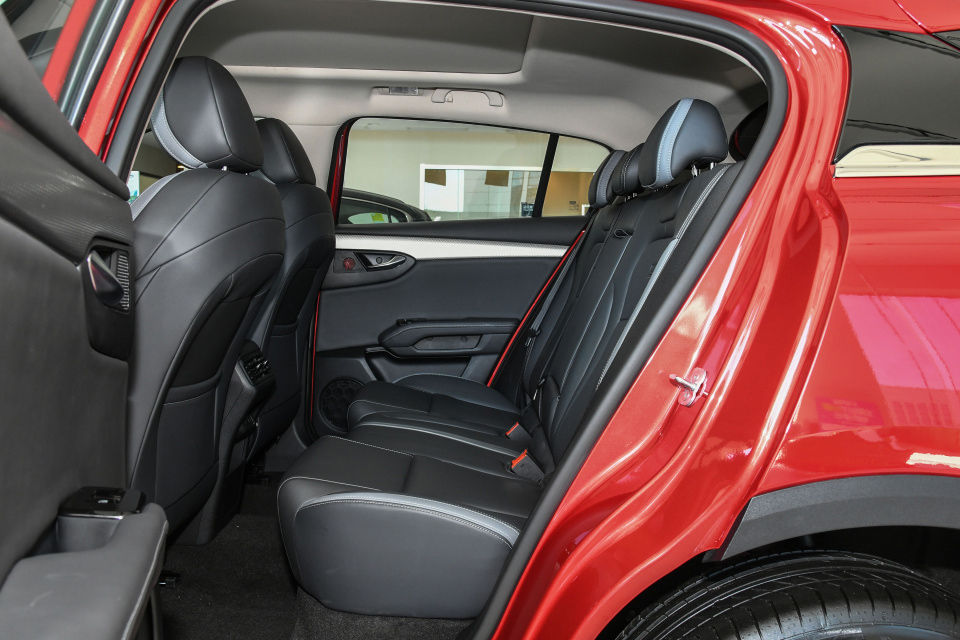 配宝马发动机，1.8T拥有231马力，观致7为何还是不受待见