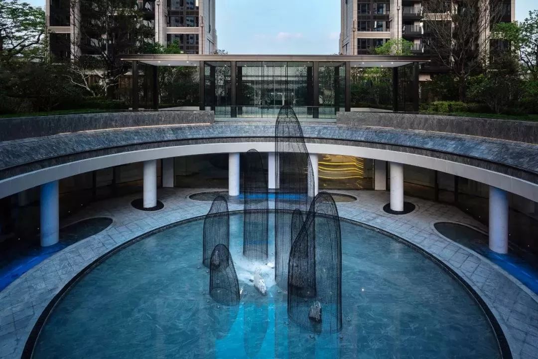 别再见女的就喊美女,见房子就称豪宅,盘一盘上海真正豪宅产品系