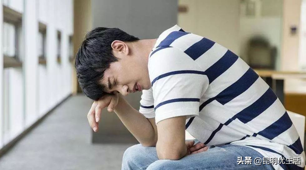 90后工资5000元副业20000元,90后月薪3000的上班日常