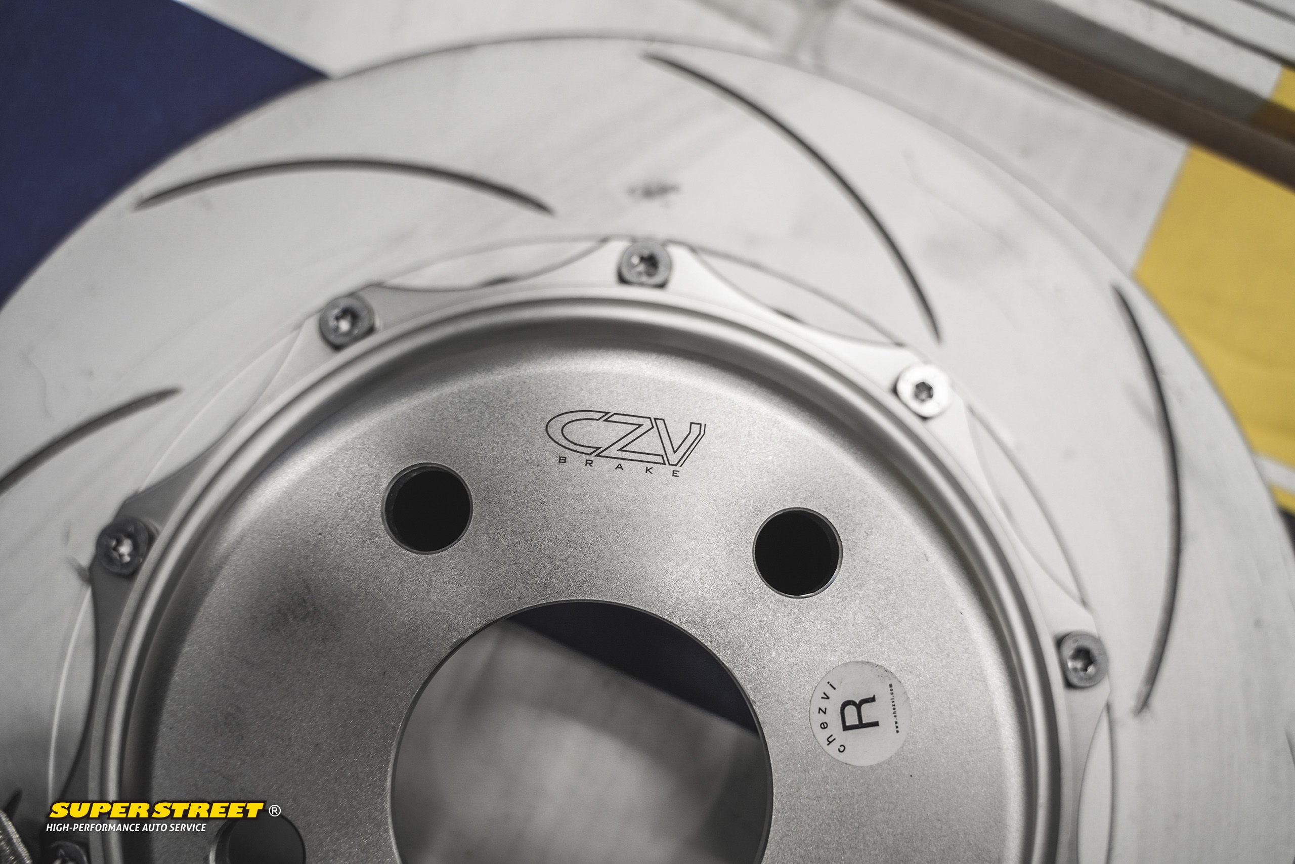 大众迈腾改后轮通风盘刹车系统,大众迈腾改轮毂刹车