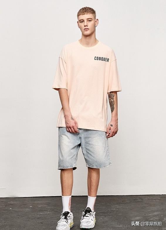 夏天男生白t恤颜色推荐,t恤男士穿什么颜色好看