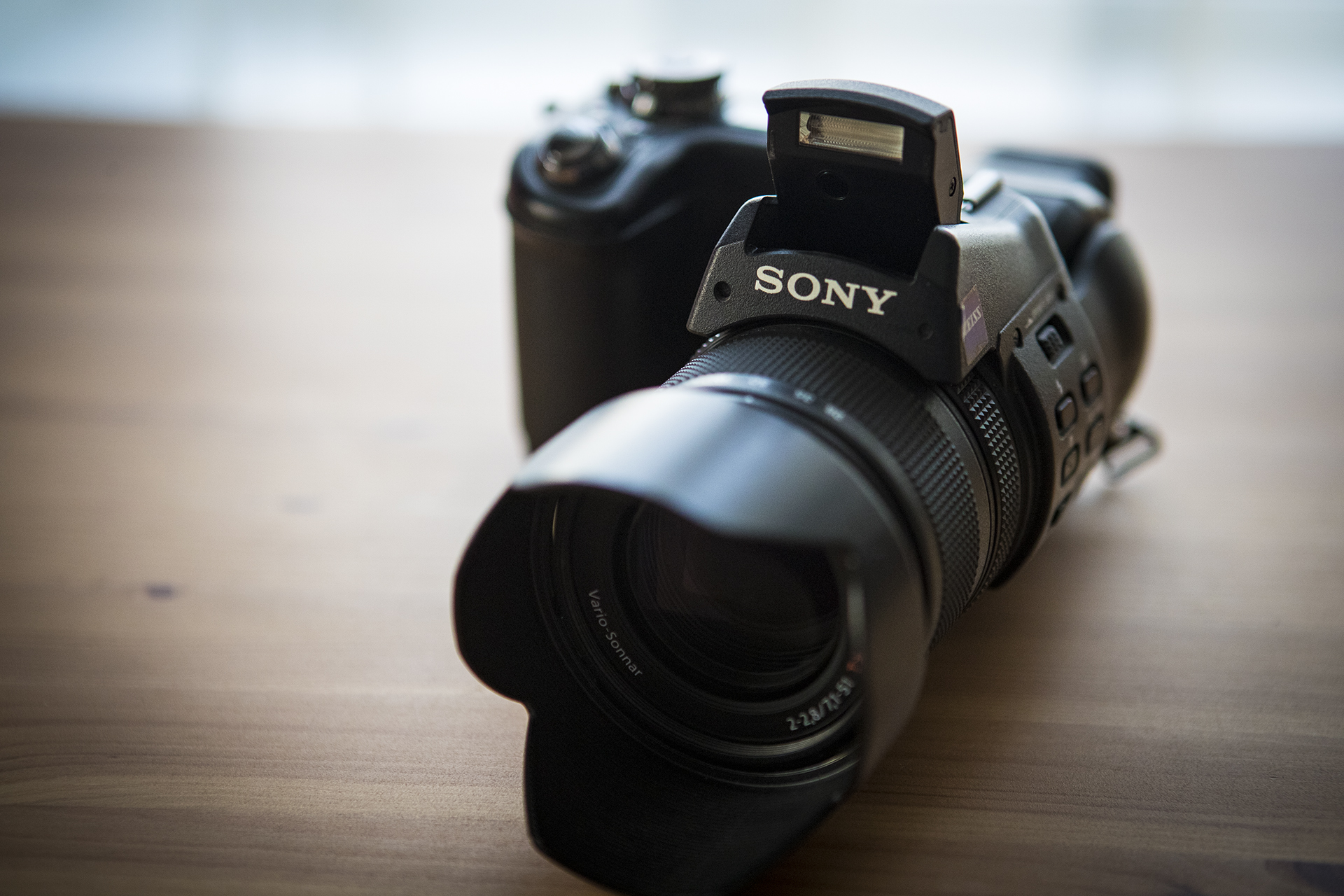 最好的数码相机是哪一款,16年的数码相机现在过时么