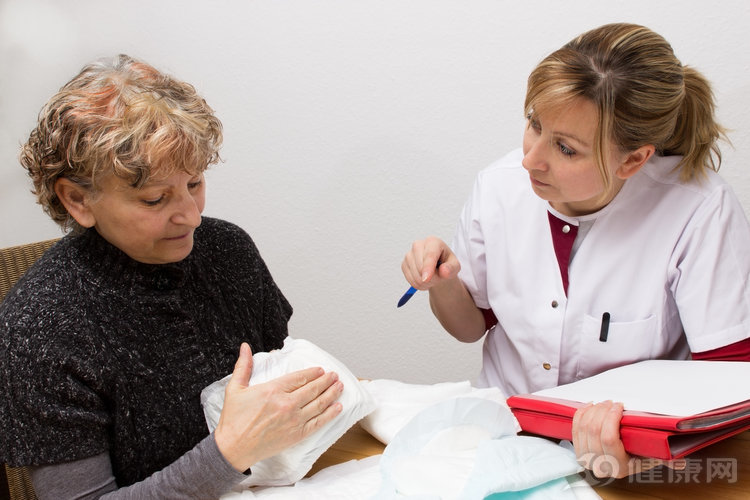 更年期停经两年了突然又见红,更年期停经5个月又有红色分泌物