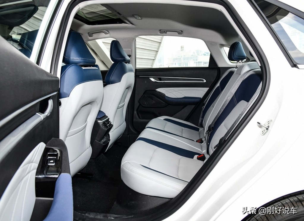 第四代帝豪有哪些优点和缺点,新帝豪第四代尊贵版车如何