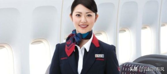 空姐10年到底赚了多少钱,空姐月收入一万一年存款百万