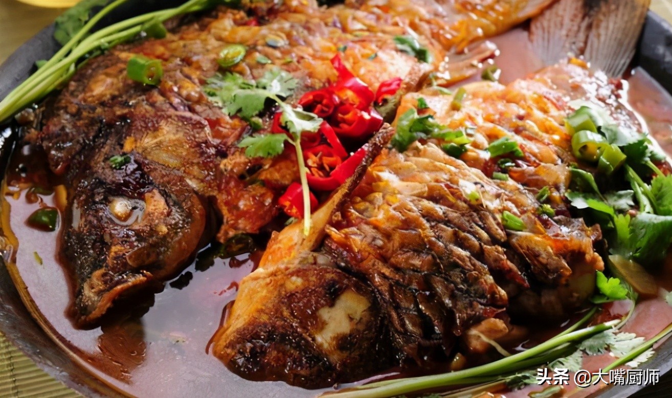 炖鱼时放点什么才能没有腥味呢,炖鱼怎么去腥什么时候放料酒