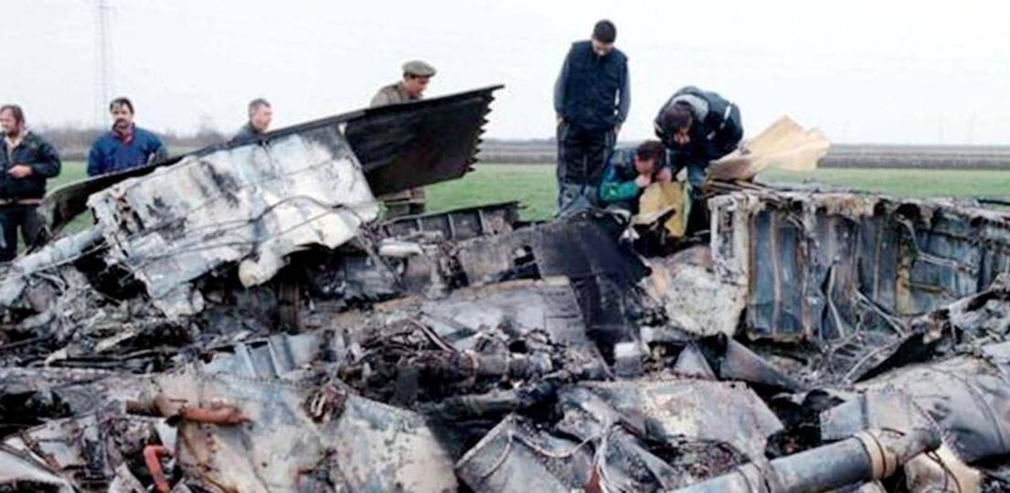 为什么b-2被称隐形轰炸机呢,美国的b-2轰炸机能击落吗