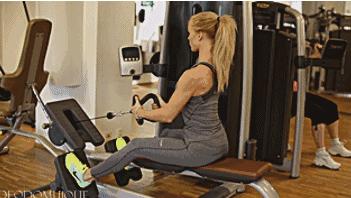 如何训练背部肌肉背阔肌无器械,背部训练主要刺激背阔肌的动作