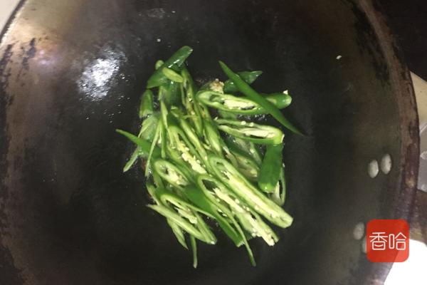 它是“菜中灵芝”，每次炒菜加几颗，不打郎中门前过，秋天别错过