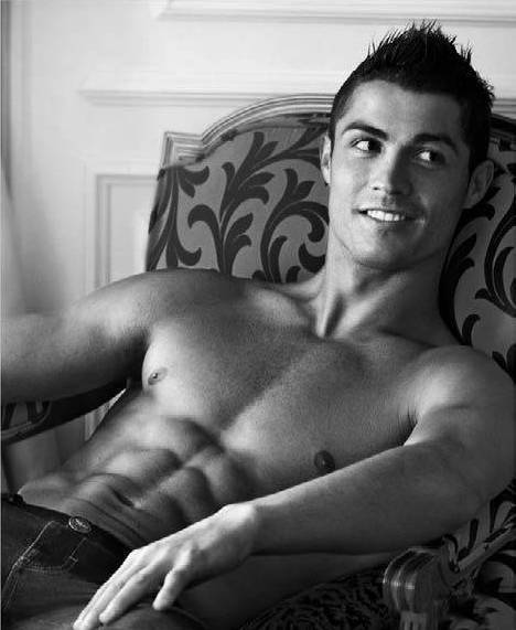 c罗的自律饮食和训练计划,c罗秀肌肉庆祝动作图片