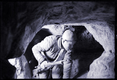 记忆：中国*产党共**领导抗战的十大精神*器武**