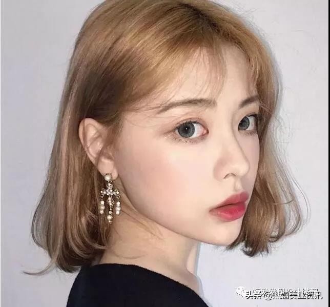 短发尴尬期发尾总往外翘拉直,短发留长尴尬期扎发