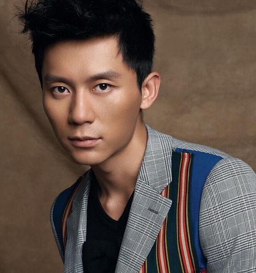 李晨捡到一颗心形石,李晨送心形石头是什么梗