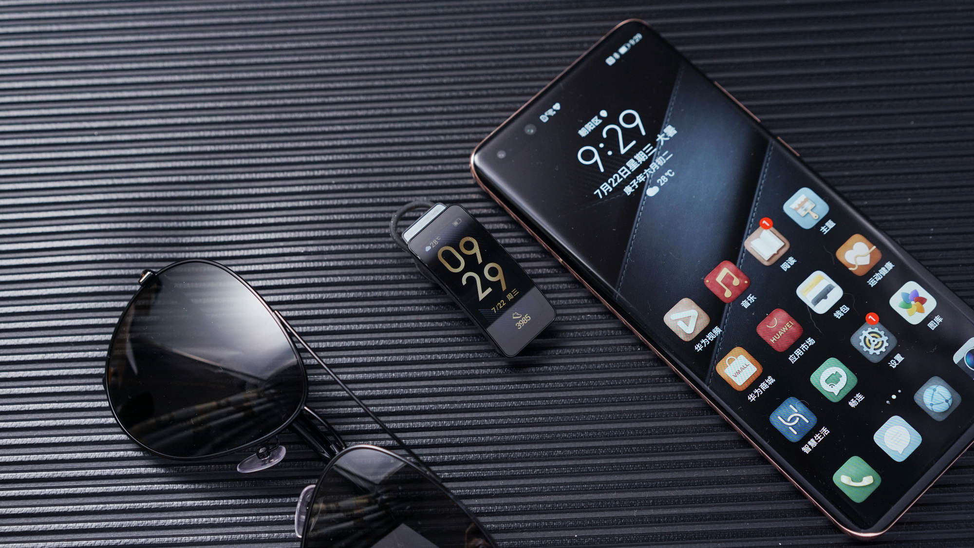 华为手环b6对比荣耀手环6,华为手环b6测评