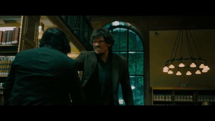 约翰威克的持枪姿势,约翰威克在电影里用的是什么枪