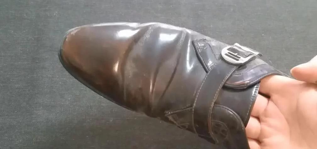 皮鞋前端折痕磨脚,皮鞋前面有磨痕