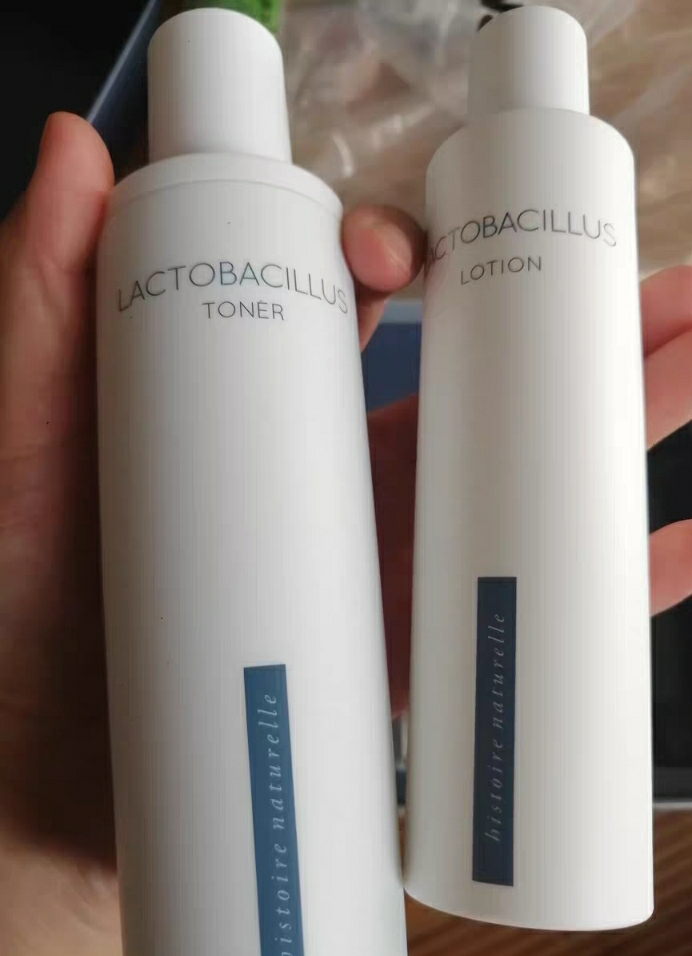 ahcb5和神仙水哪个保湿效果更好,ahc神仙水与精华哪个好用