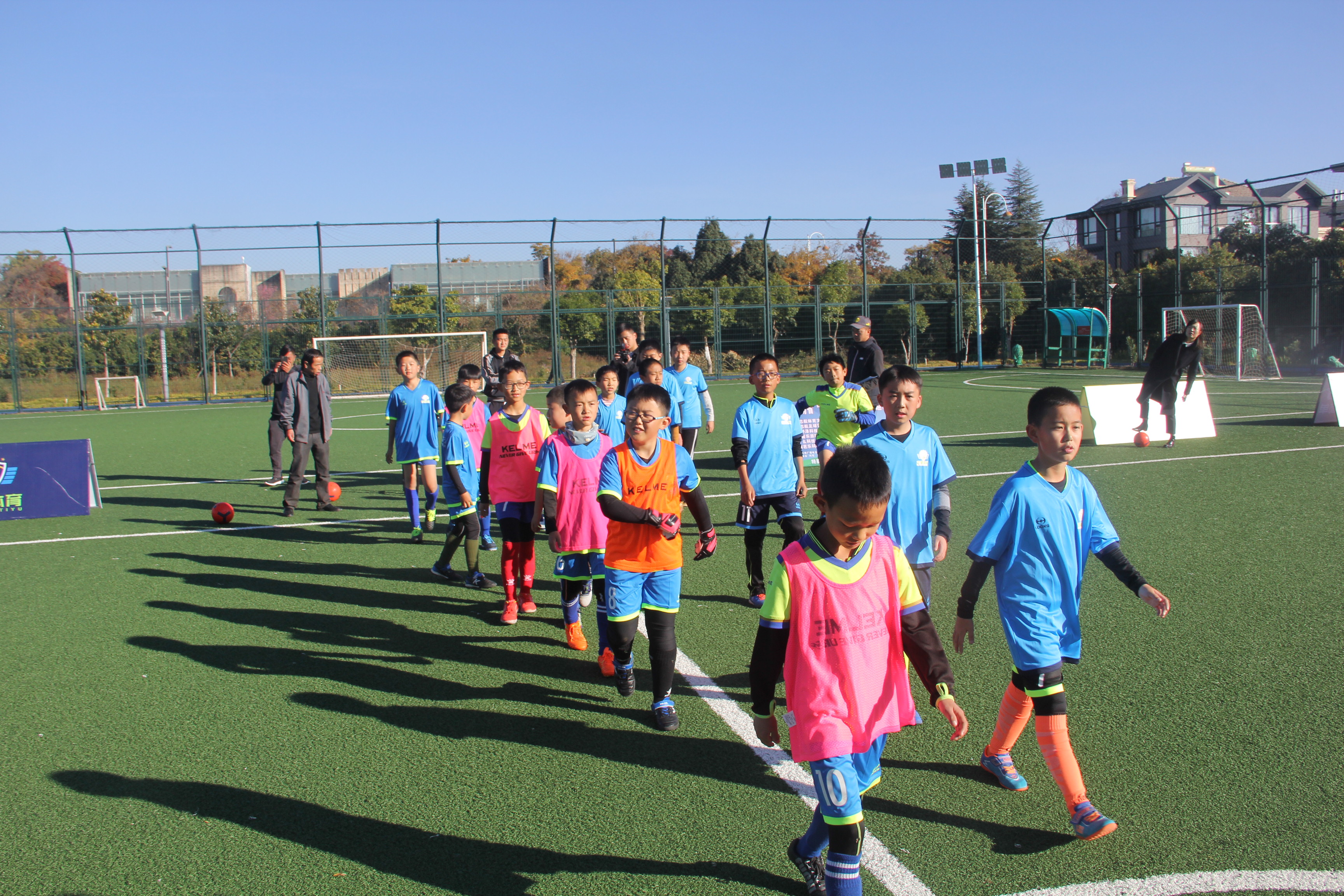 累了么科技待遇怎么样,助力青少年足球普及