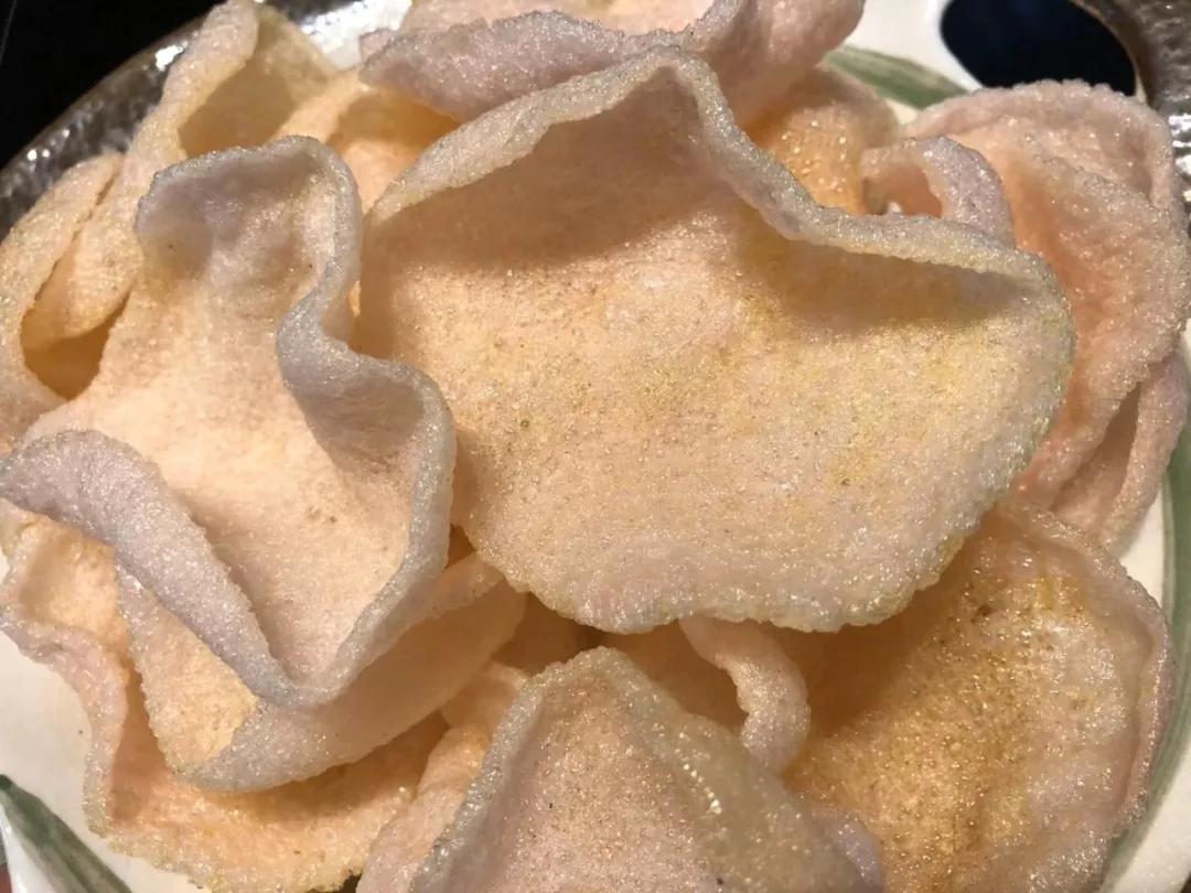 炸虾片寻找记忆中儿时的快乐,童年记忆中的美食炸虾片