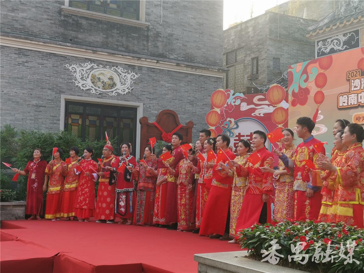这场岭南传统中式集体婚礼让游客大饱眼福/番禺沙湾古镇举行第三届岭南中式婚俗文化月系列活动