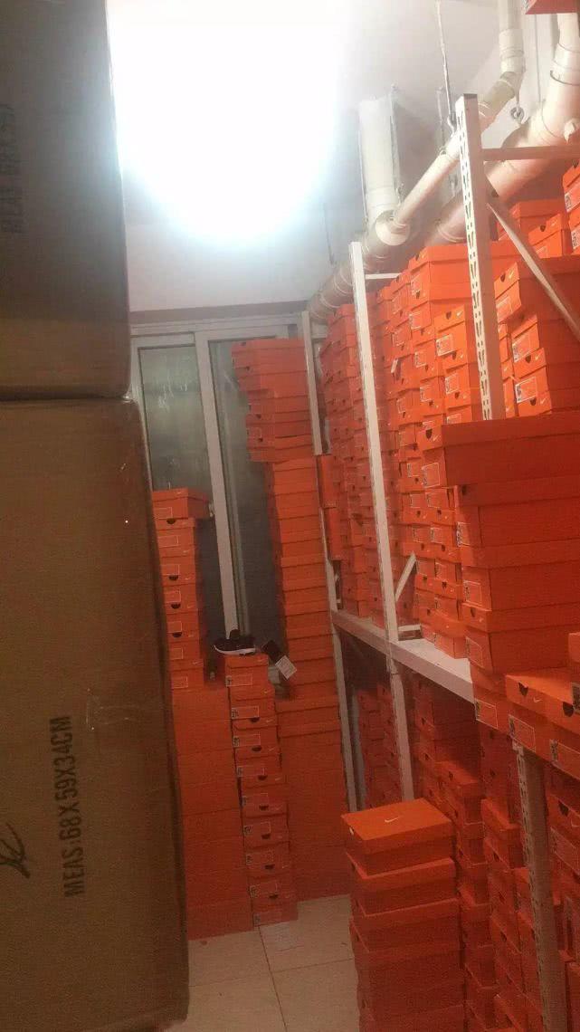 不得了了，你的阿迪耐克可能是假的，查获阿迪耐克近万双莆田假鞋