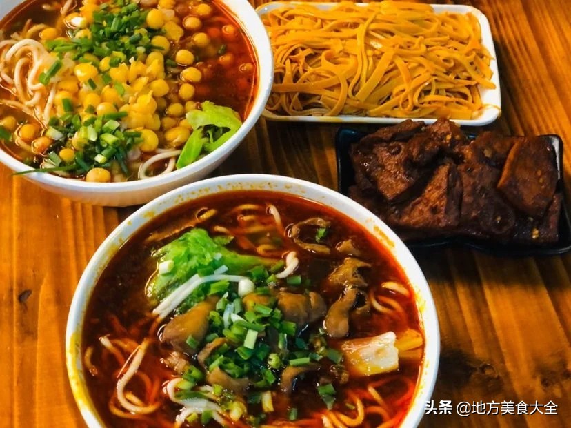 重庆这家小面因老板娘貌美走红,这家重庆小面真好吃