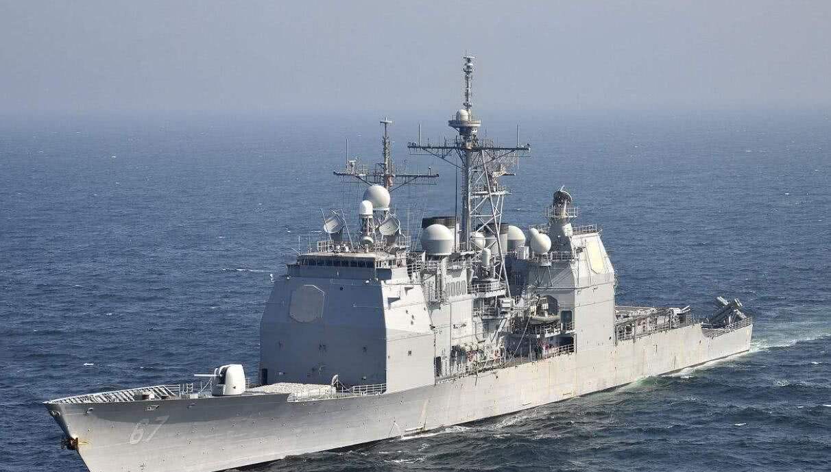 提康德罗加级巡洋舰和055对比,052c型导弹驱逐舰和最新型的054a