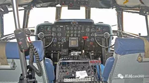 最大型运输机自重是多少吨,目前全世界最大的运输机