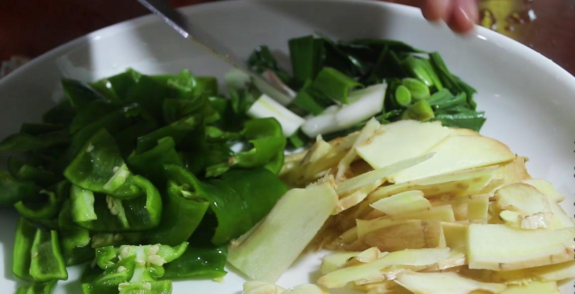 炒鸭肉怎样炒最好吃,怎么炒鸭肉最好吃又简单