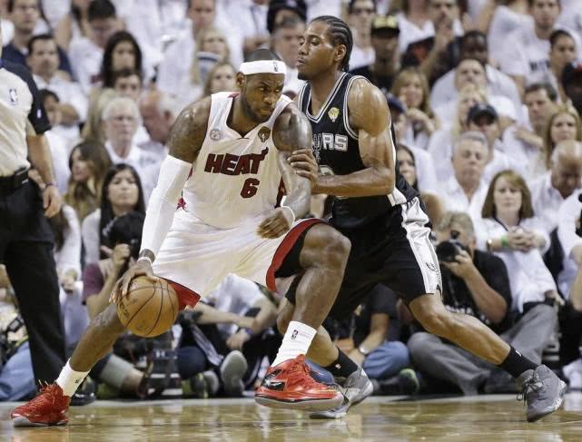 詹姆斯换回23号球衣致敬拉塞尔,詹皇转身打板三分加时胜奇才