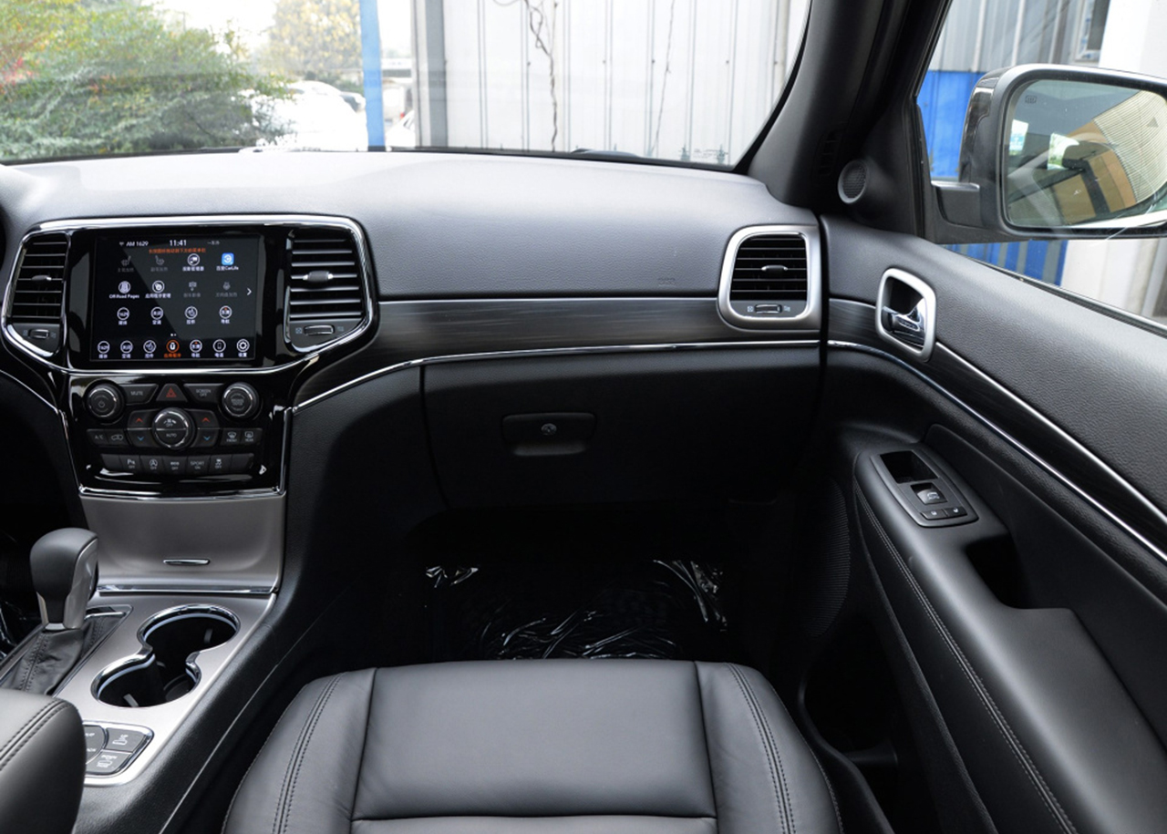 2019年全新jeep切诺基,2023款jeep大切诺基空气悬架