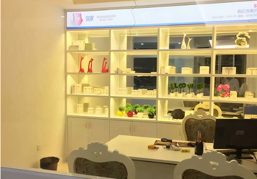 女生额头长痘痘是什么原因,女生额头长痘痘是什么原因引起的