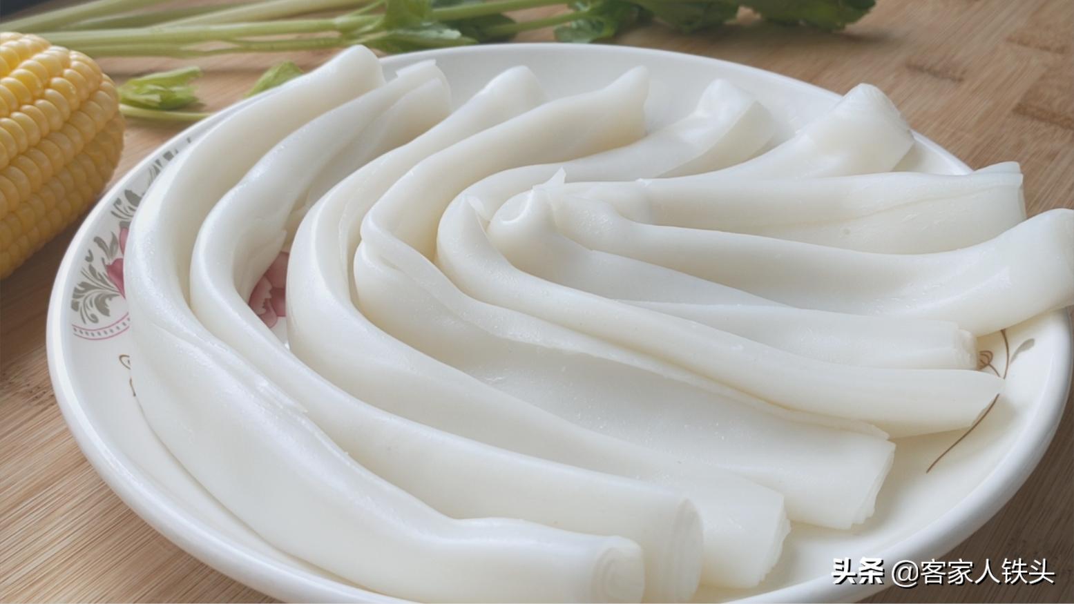 早餐猪肠粉的制作方法,猪肠粉的做法好吃家常菜