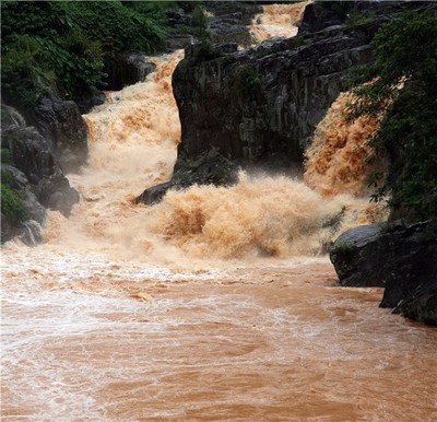 百年神庙,陕西百年寺庙能让洪水绕道而行
