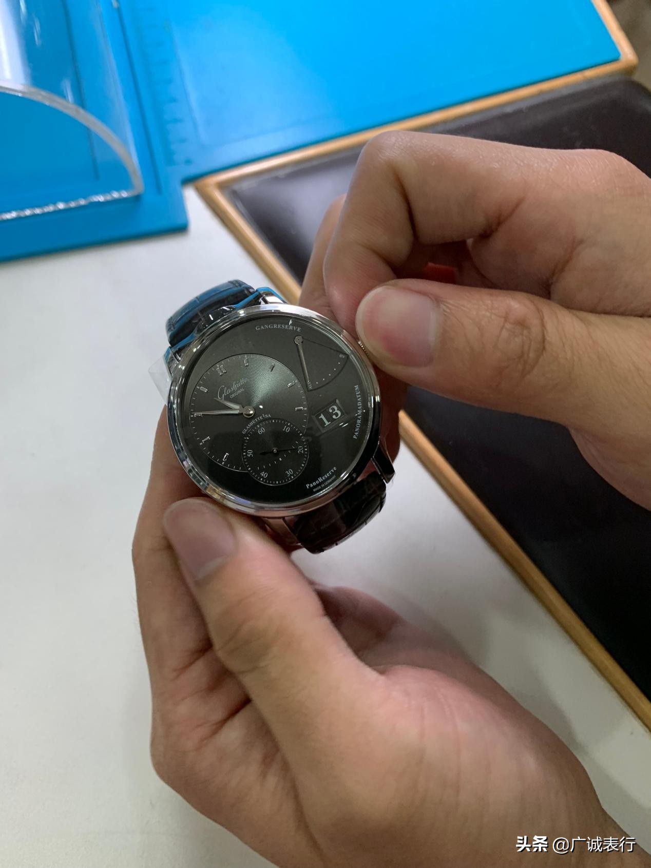 机械手表校表仪如何使用,机械手表调时间注意事项