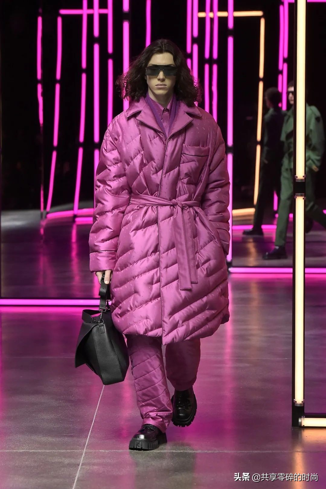 fendi芬迪2023年春夏男装时装秀,最潮流fendi2020秋冬系列时装