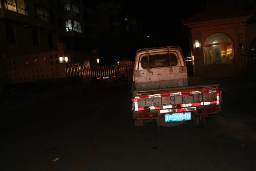 占用消防通道的车主应该怎么处罚,占用消防通道的私家车被拖走