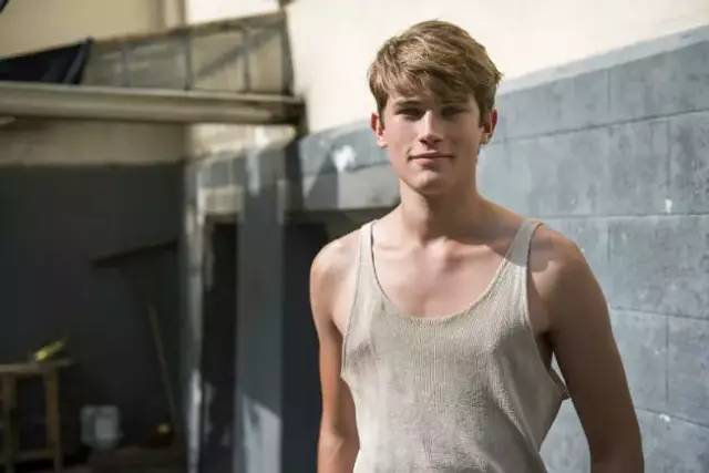 一群犹太小孩逃亡,一群犹太小孩从德国跑到瑞士